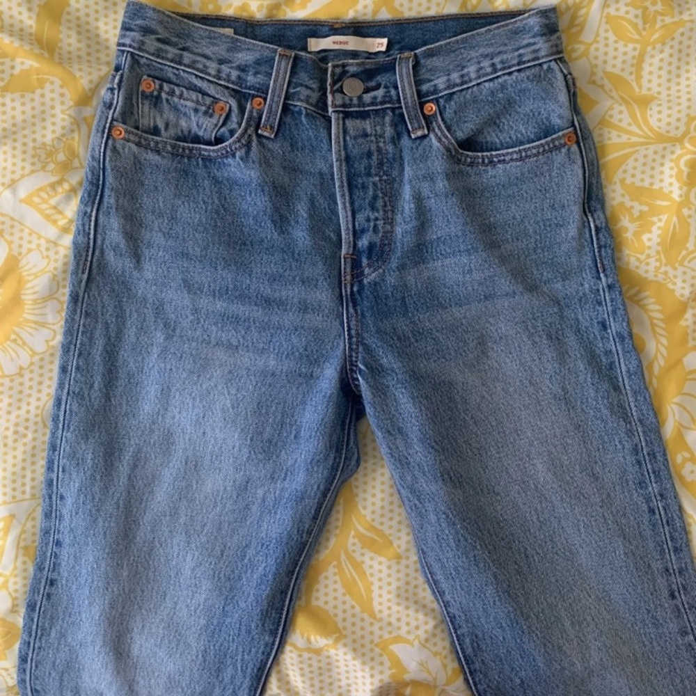 Levi wedgie jeans